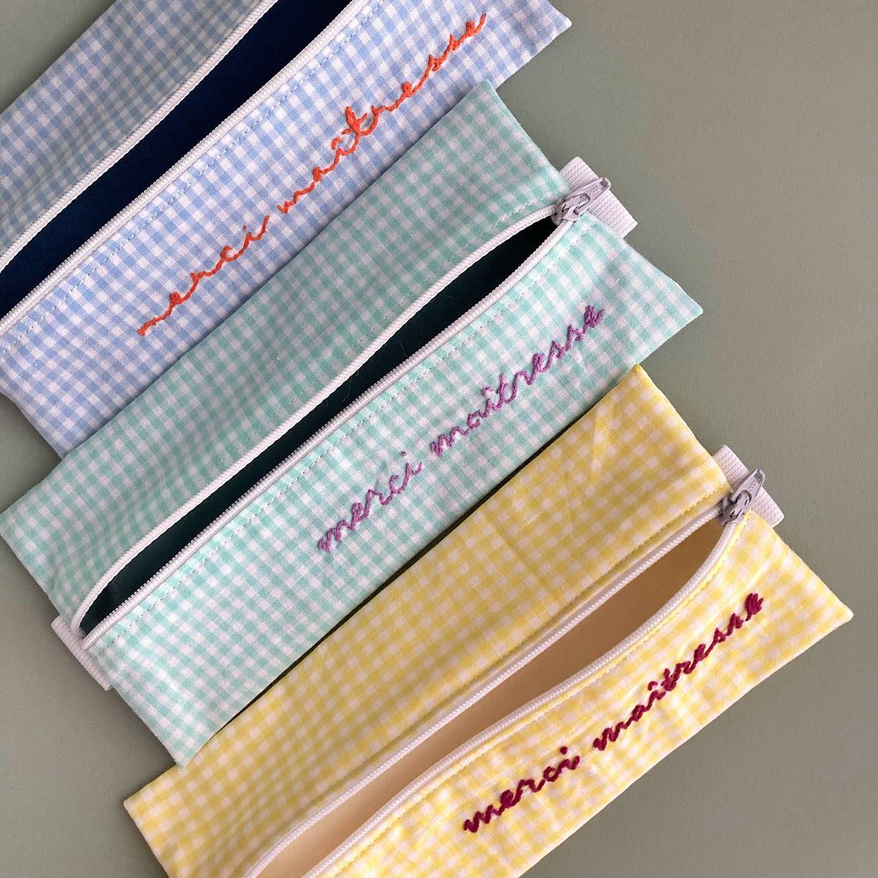 Trousse à carnet "Merci Maîtresse" – Image 2